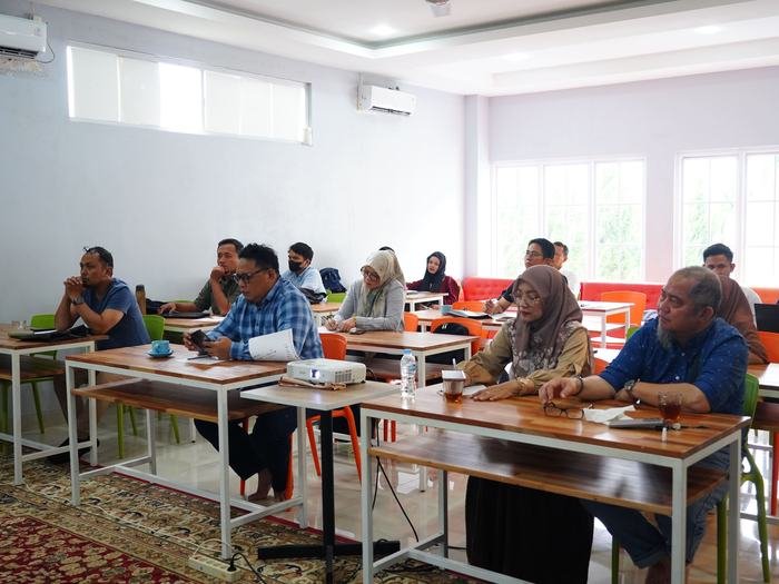 Suasana kelas pelatihan Lunar Academy